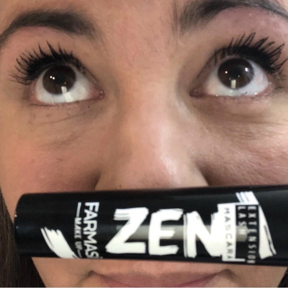 Farmasi Zen Mascara in Classic Black